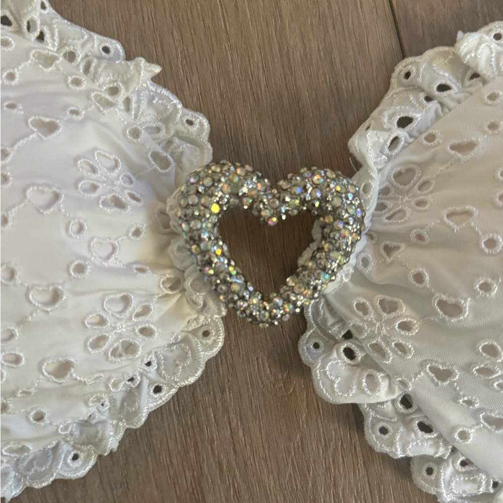 Beach Bunny All Eyes On Me White Eyelet Lace Bikini Set - Picture 6 of 9
